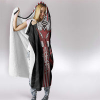 Toitu Te Reo Maori Toitu Te Whenua Toitu Te Tiriti Hooded Blanket Maori Warrior New Zealand LT01 - Polynesian Pride