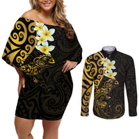 New Zealand Tuatara Plumeria Couples Matching Off Shoulder Short Dress and Long Sleeve Button Shirt Maori Gold Koru Tribal Tattoo LT01 Gold - Polynesian Pride