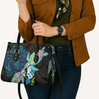 Hawaiian Couple Turtles Honi Leather Bag Polynesian Art Motifs and Hibiscus Black Blue Color LT03 - Polynesian Pride