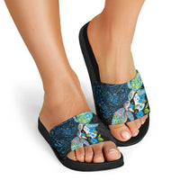 Hawaiian Couple Turtles Honi Slide Sandals Polynesian Art Motifs and Hibiscus Black Blue Color LT03 - Polynesian Pride