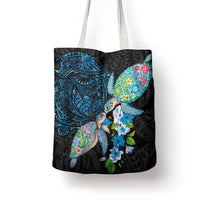 Hawaiian Couple Turtles Honi Tote Bag Polynesian Art Motifs and Hibiscus Black Blue Color LT03 - Polynesian Pride