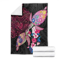 Hawaiian Couple Turtles Honi Blanket Polynesian Art Motifs and Hibiscus Black Red Color LT03 - Polynesian Pride