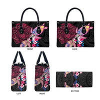 Hawaiian Couple Turtles Honi Leather Bag Polynesian Art Motifs and Hibiscus Black Red Color LT03 - Polynesian Pride
