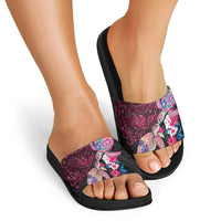 Hawaiian Couple Turtles Honi Slide Sandals Polynesian Art Motifs and Hibiscus Black Red Color LT03 - Polynesian Pride