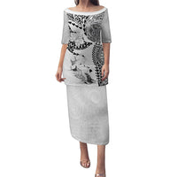 Hawaiian Manta Ray Tribal Family Matching Puletasi and Hawaiian Shirt Polynesian Art Motifs White Color LT03 Mom's Dress White - Polynesian Pride