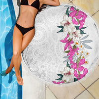 Hawaii Tropical Leaves and Flowers Beach Blanket Tribal Polynesian Pattern White Style