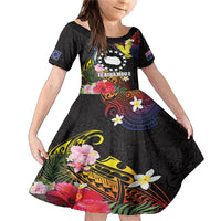 Cook Islands Independence Day Family Matching Mermaid Dress and Hawaiian Shirt Maroro and Kakaia with Hibiscus Flower Polynesian Pattern LT03 Daughter's Dress Black - Polynesian Pride
