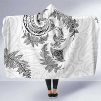 New Zealand Sea Animals with Maori Tribal Tattoo Hooded Blanket Shark Manta Ray with Silver Fern White LT03 One Size White - Polynesian Pride