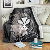Hawaiian Whale and Kanaka Maoli Symbol Blanket Hibiscus with Hawaii Map and Polynesian Tattoo Grayscale Color LT03 Black - Polynesian Pride