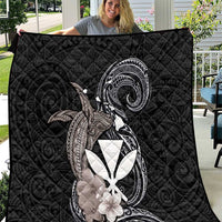 Hawaiian Whale and Kanaka Maoli Symbol Quilt Hibiscus with Hawaii Map and Polynesian Tattoo Grayscale Color LT03 Black - Polynesian Pride