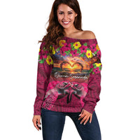 Hawaiian Turtle Love Couple Off Shoulder Sweater Ocean Serenade - Honu Honi Ihu with Hibiscus and Romantic Sunset Pink Color LT03 Women Pink - Polynesian Pride