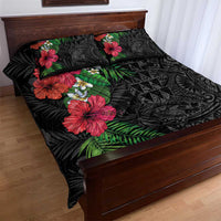 Hawaiian Tropical Plants Quilt Bed Set Kakau Tattoo and Polynesian Pattern Half Black Color