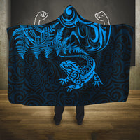New Zealand Tuatara Tribal Tattoo Hooded Blanket Silver Fern and Maori Pattern Blue Color LT03 One Size Blue - Polynesian Pride
