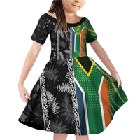 Custom Aotearoa South Africa Rugby Freedom Cup Family Matching Off Shoulder Short Dress and Hawaiian Shirt Maori Silver Fern Art and Sporty Flag SA LT03 Daughter's Dress Black - Polynesian Pride