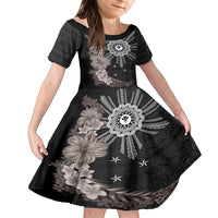 Hawaii and Philippines Together Family Matching Off Shoulder Maxi Dress and Hawaiian Shirt Hibiscus Flower and Sun Badge Polynesian Pattern Grayscale LT03 Daughter's Dress Black - Polynesian Pride