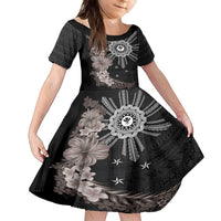Hawaii and Philippines Together Family Matching Puletasi and Hawaiian Shirt Hibiscus Flower and Sun Badge Polynesian Pattern Grayscale LT03 Daughter's Dress Black - Polynesian Pride