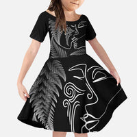 New Zealand Valentine's Day Family Matching Tank Maxi Dress and Hawaiian Shirt Silver Fern and Line Art Love Couple LT03 Daughter's Dress Black - Polynesian Pride