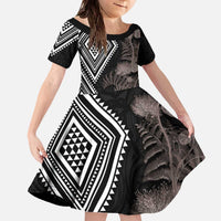 Aotearoa Tukutuku Motif Family Matching Off The Shoulder Long Sleeve Dress and Hawaiian Shirt Pohutukawa and Fern Leaves Grayscale Color LT03 Daughter's Dress Black - Polynesian Pride