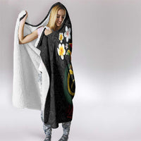 Vanuatu and Papua New Guinea Together Hooded Blanket Bird-of-paradise and Pig Tusk Melanesian Pattern LT03 - Polynesian Pride