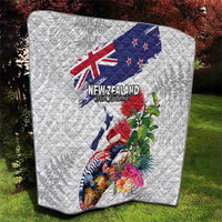 New Zealand Christmas Quilt Meri Kirihimete-Tuatara and Pohutukawa White Color LT03 - Polynesian Pride