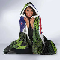 New Zealand Christmas Hooded Blanket Meri Kirihimete-Tuatara and Pohutukawa Black Color LT03 - Polynesian Pride