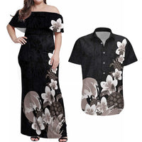 Hawaiian Plumeria and Turtle Couples Matching Off Shoulder Maxi Dress and Hawaiian Shirt with Polynesian Tribal Art Pattern Grayscale Color LT03 Black - Polynesian Pride