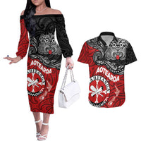 Maori Kotahitanga Couples Matching Off The Shoulder Long Sleeve Dress and Hawaiian Shirt Aotearoa Spirit with Maori Mask and Polynesian Art Tattoo LT03 Red - Polynesian Pride