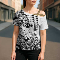 Hawaiian Tribal Manta Ray Cross Shoulder Shirt Kakau Tattoo and Polynesian Art Motif Pattern LT03 - Polynesian Pride