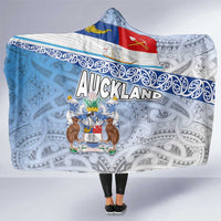 New Zealand Auckland Hooded Blanket Auckland's Flag and Coat of Arms - Koru Art Maori Pattern LT03 One Size Light Blue - Polynesian Pride