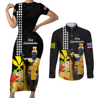 Hawaii King Kamehameha Day Couples Matching Short Sleeve Bodycon Dress and Long Sleeve Button Shirt Kanaka Maoli Hibiscus Flower and Kakau Pattern LT03 Black - Polynesian Pride