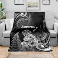 New Zealand Maori Taniwha Blanket Silver Fern Black Version