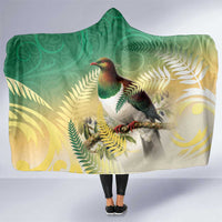 New Zealand Pigeon Kereru Hooded Blanket Maori Fern Art Green Gradient LT05 One Size Green - Polynesian Pride