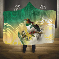 New Zealand Pigeon Kereru Hooded Blanket Maori Fern Art Green Gradient LT05 - Polynesian Pride