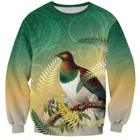 New Zealand Pigeon Kereru Sweatshirt Maori Fern Art Green Gradient LT05 Unisex Green - Polynesian Pride