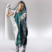 New Zealand Aotearoa Hooded Blanket Maori Hei Rehua Paua Shell Glitter Green LT05 - Polynesian Pride