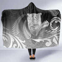 New Zealand Aotearoa Ruru Hooded Blanket Maori Fern Art Black LT05 One Size Black - Polynesian Pride