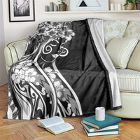 Polynesian Women's Day Blanket Black Hibiscus Flowers With Polynesian Pattern