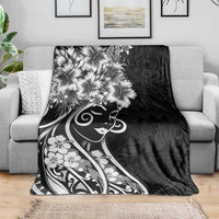 Polynesian Women's Day Blanket Black Hibiscus Flowers With Polynesian Pattern