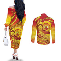 Vanuatu 45 Yia Indipendens Anivesari Couples Matching Off The Shoulder Long Sleeve Dress and Long Sleeve Button Shirt Tamtam Drum With Boar Tusk LT05 - Polynesian Pride