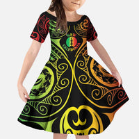 New Caledonia Day Family Matching Off Shoulder Maxi Dress and Hawaiian Shirt Polynesian Curves Reggae Color LT05 Daughter's Dress Reggae - Polynesian Pride