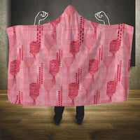 Aloha Hawaii Vintage Kahili Pa'a Lima Hooded Blanket Palaka Print Berry Pink