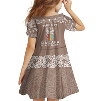 Personalised Kia Kaha Te Reo Maori Kid Short Sleeve Dress Hei Tiki Mix Koru - Brown LT7 - Polynesian Pride