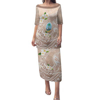 Guam Fishhook Mix Guasali Flowers Family Matching Puletasi and Hawaiian Shirt Dreaming Hazel LT7 Mom's Dress Beige - Polynesian Pride