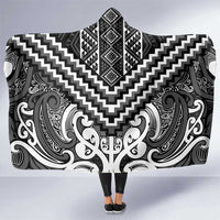 Maori Tukutuku Taniko Motifs Hooded Blanket Black Poutama Mix Kowhaiwhai LT7 One Size Black - Polynesian Pride
