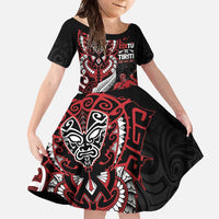 Aotearoa Toitu Te Tiriti Family Matching Off Shoulder Maxi Dress and Hawaiian Shirt Whakairo Wheku LT7 Daughter's Dress Black - Polynesian Pride