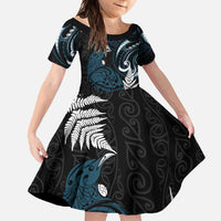New Zealand Tui Bird Family Matching Off Shoulder Maxi Dress and Hawaiian Shirt Maori Kowhaiwhai LT7 Daughter's Dress Teal - Polynesian Pride