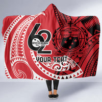 Custom Samoa Manuia le 62 Tausaga O le Tutoatasi Hooded Blanket Samoan Tatau Red Art LT9 - Polynesian Pride