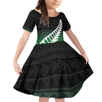 Green Silver Fern Spirit Taniko Tukutuku Personalised Family Matching Off Shoulder Short Dress and Hawaiian Shirt LT9 Daughter's Dress Green - Polynesian Pride
