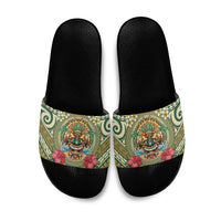 Hawaii Tiki Mask Slide Sandals Mele Kalikimaka i Iulai!