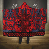 New Zealand Taiaha Maori Hooded Blanket Whero Minimalist Silver Fern Tukutuku Motif LT9 - Polynesian Pride